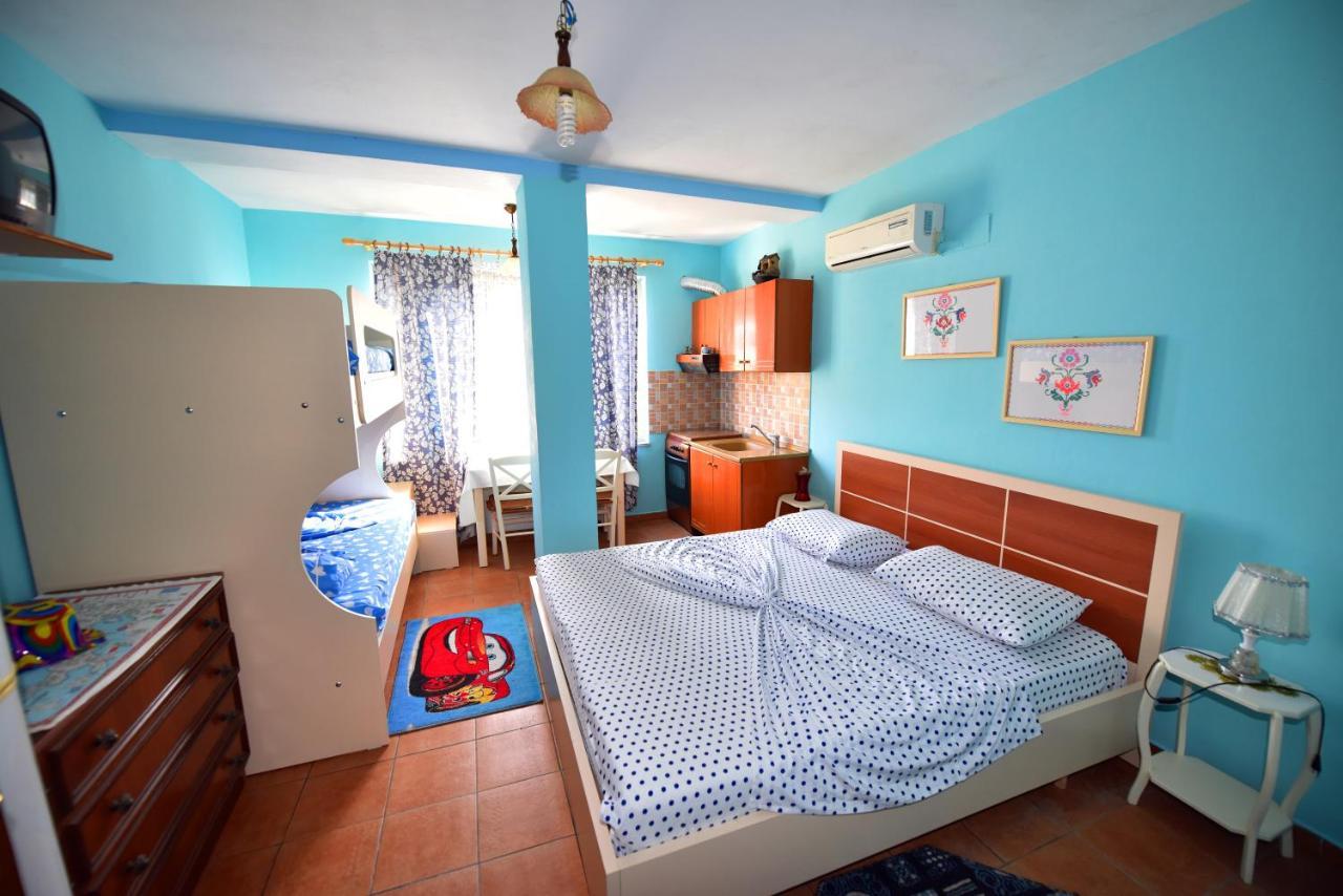 Lovely Apartment W/ Ac + Bath. + Kitchen + Parking And Garden Shkodër エクステリア 写真